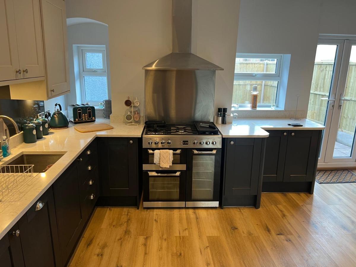 Luxury 2 Bed Apartment Great Location Stoke-on-Trent Εξωτερικό φωτογραφία